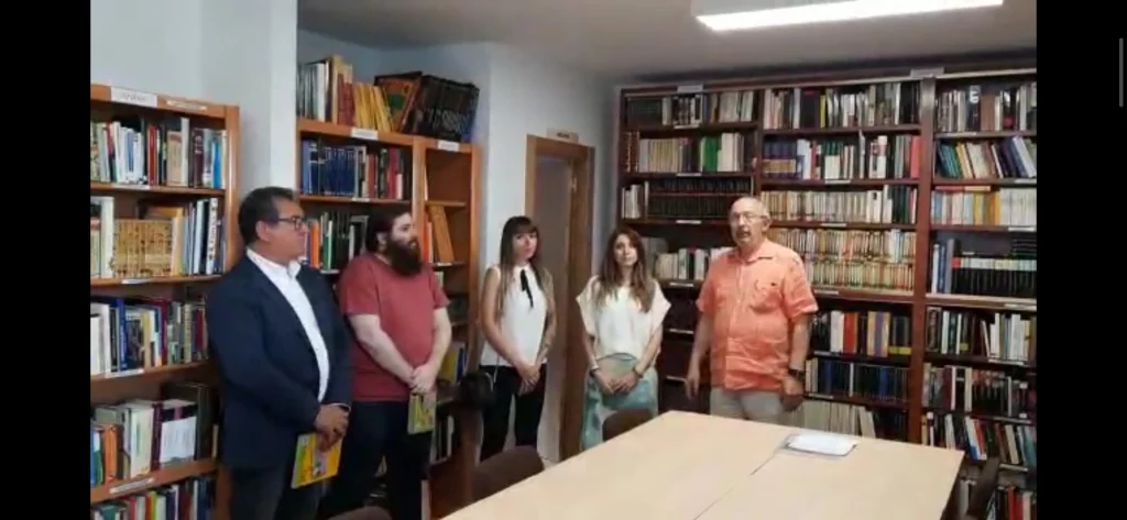 Empresario de Madrid dona 6000 libros para que el pueblo de El Oso pueda tener una biblioteca 4