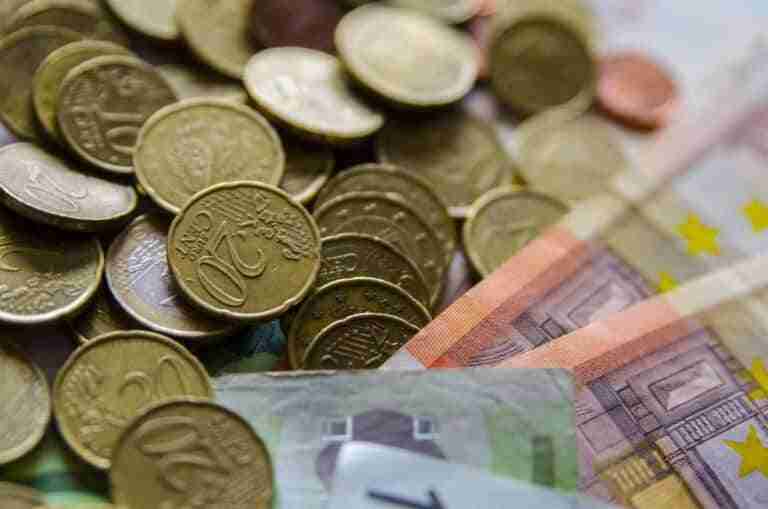 C-LM recibe 2.640,91 millones de los 55.600 de entregas a cuenta en el primer semestre