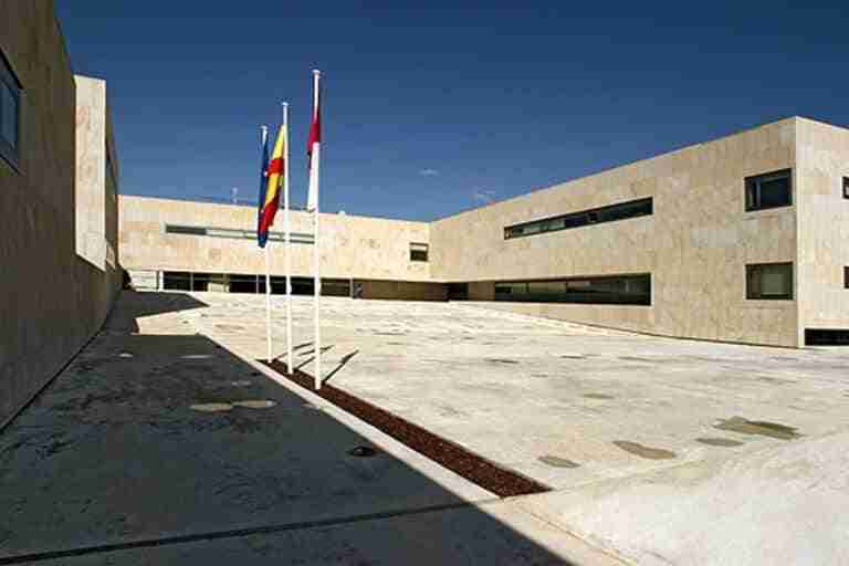 El 1 de julio se abre el plazo de solicitud para ciclos de FP a distancia y de los cursos de especialización en C-LM