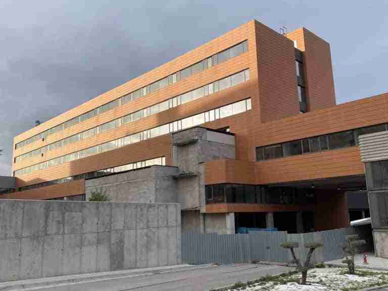 Herido un trabajador al sufrir un corte en el brazo con una chapa en una empresa de Alovera (Guadalajara)