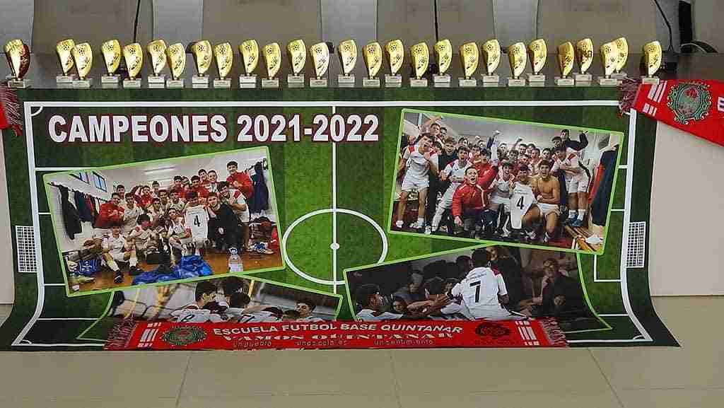 Recibimiento al equipo juvenil de fútbol de Quintanar en el Ayuntamiento por su ascenso 8