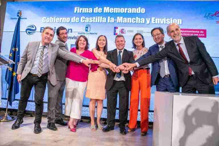 Alcázar saluda la construcción de una planta de hidrógeno renovable con 900 millones de inversión y 700 empleos directos