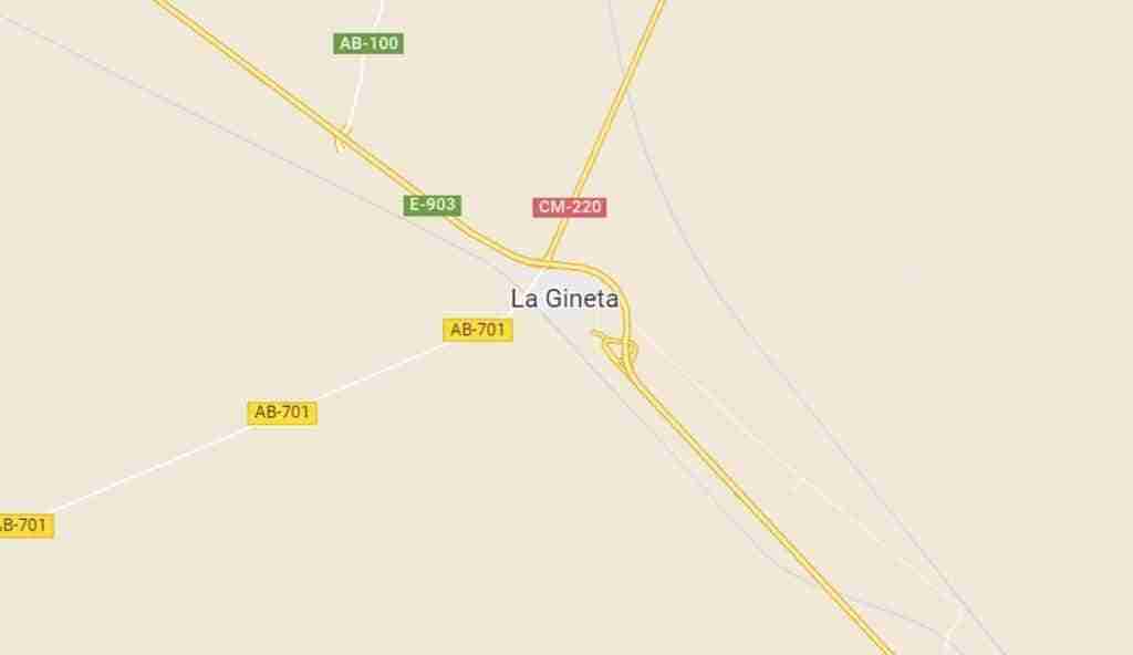 Arde una chatarrería de La Gineta (Albacete) a causa de un incendio que no ha dejado heridos