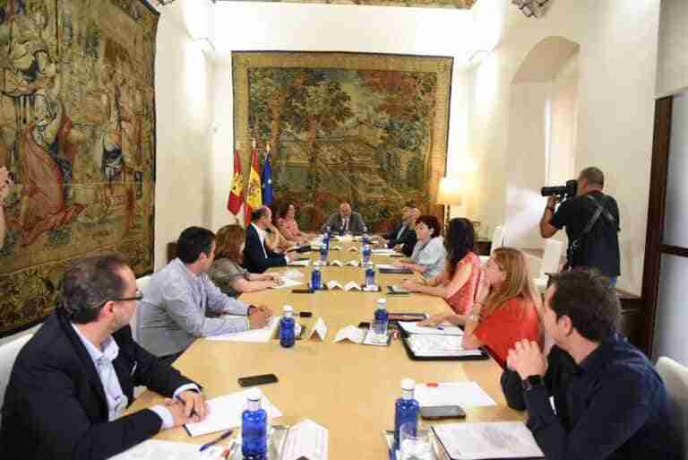 C-LM impulsa con 7,6 millones de euros la Formación Profesional con empresas en los sectores estratégicos de la región