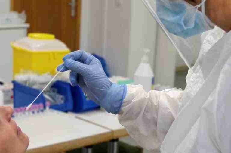 C-LM registra en la última semana 487 pacientes hospitalizados en cama convencional y 17 en UCI