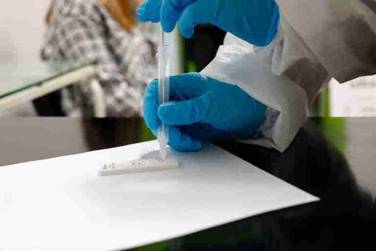 Castilla-La Mancha registró 3.758 casos por infección de COVID del 4 al 10 de julio en personas mayores de 60