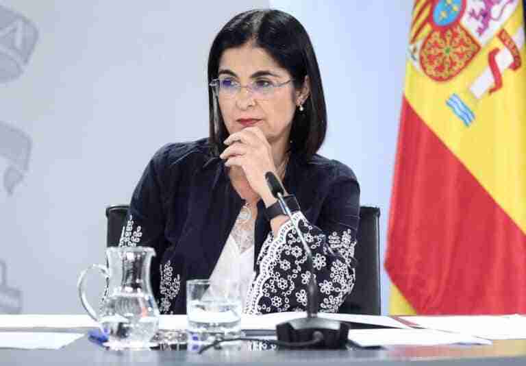 Darias evita hablar de una séptima ola de COVID-19 pero reconoce el incremento actual de contagios