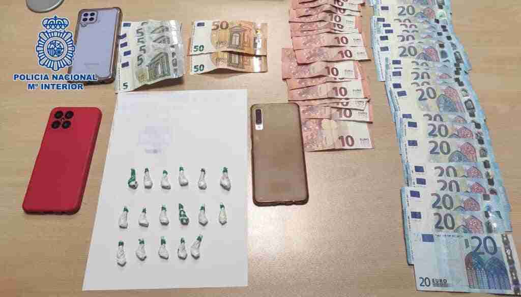 Detenido en Toledo un presunto traficante con 17 dosis de cocaína listas para distribuir