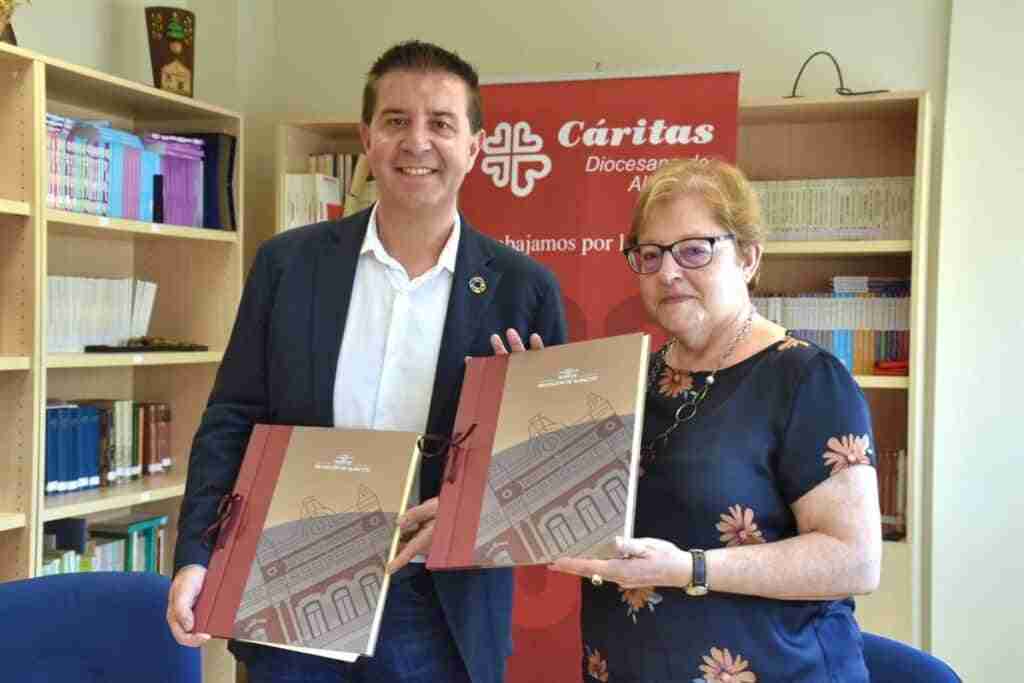 Diputación Albacete y Cáritas impulsan las Tarjetas Monedero para que las familias vulnerables puedan comprar alimentos