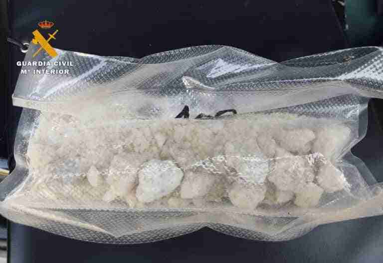 Dos intervenciones en carreteras de Albacete interceptan 100 gramos de metanfetamina y 25 kilos de marihuana