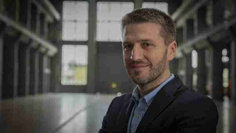 El periodista Aimar Bretos apadrinará la Gala Literaria de La Roda, que será presentada por Beatriz Toboso