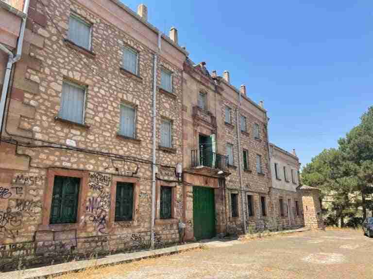 Interior vende en cuarta subasta el antiguo cuartel de la Guardia Civil de Sigüenza