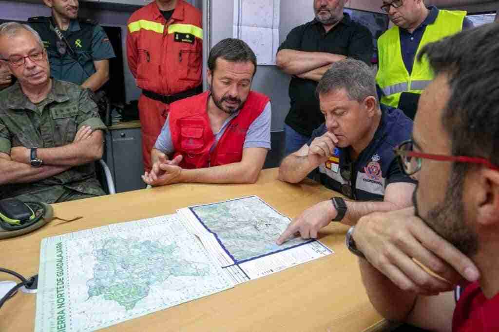 Junta confía en que "entre hoy y mañana" se pueda dar por extinguido el incendio de Valdepeñas de la Sierra