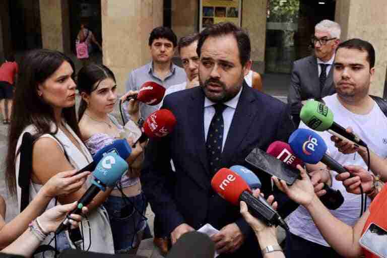 Núñez se suma a la denuncia de Satse sobre el cierre de camas en hospitales y advierte de que el COVID está "repuntando"