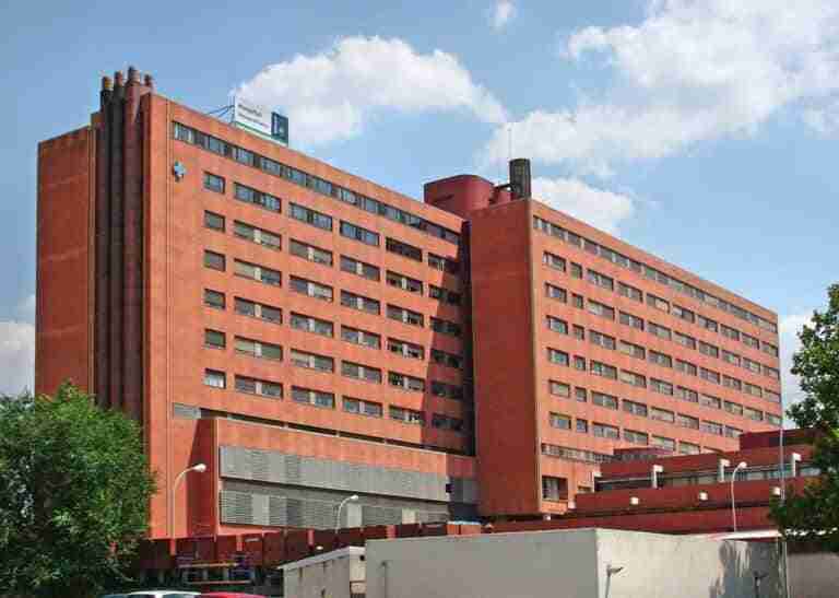 Rescatado un hombre de 83 años tras caer con un vehículo por una pendiente en Nueva Sierra de Altomira