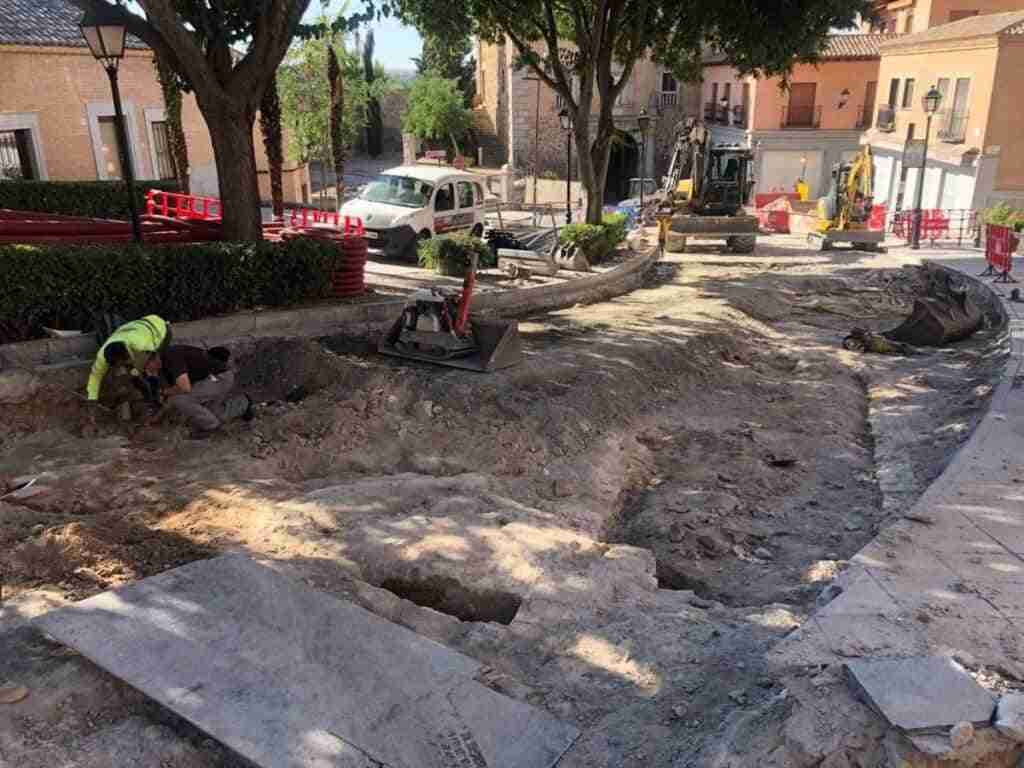 Salen a la luz muros de metro y medio en el subsuelo entre San Juan de los Reyes y la Puerta del Cambrón en Toledo