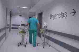 Satse alerta de 60 pacientes pendientes de ingreso en Hospital de Toledo "mientras una planta con 40 camas está cerrada"