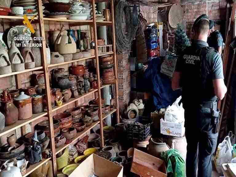 Sucesos. Hallan 11 colmenas sustraídas de Buenache de la Sierra durante una operativo de drogas en Guadassuar (Valencia)
