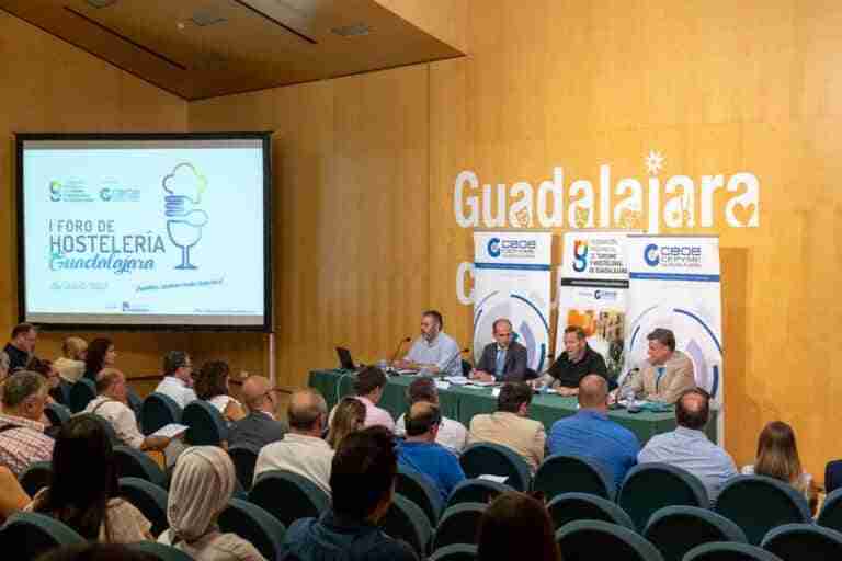 Un centenar de hosteleros participan en el I Foro de Hostelería de Guadalajara, nacido como oportunidad de crecimiento