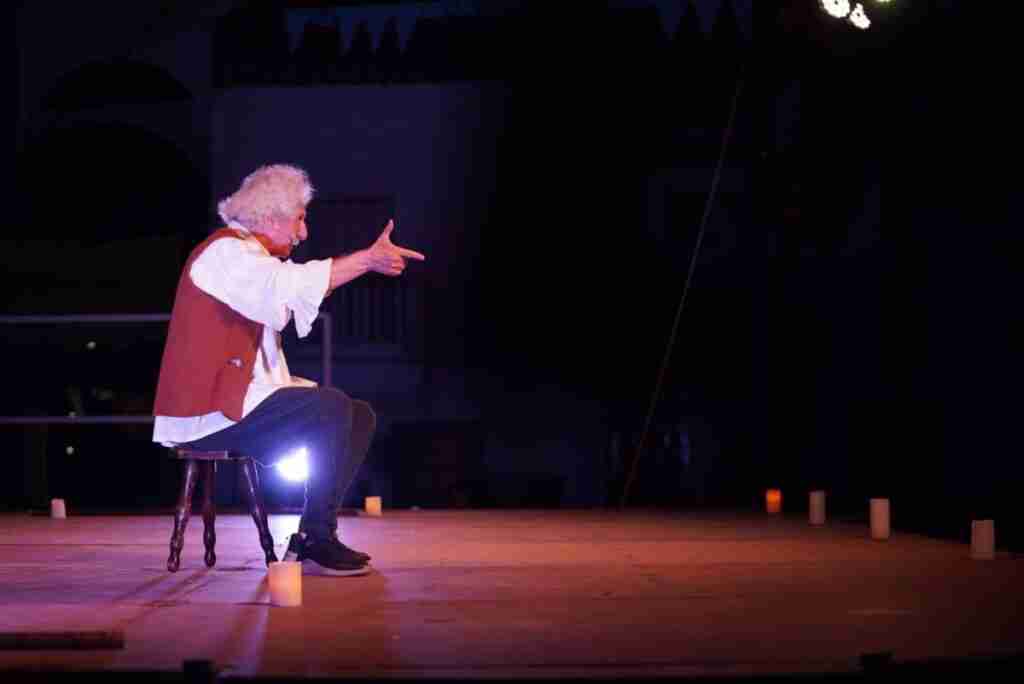 'El Brujo' reivindica el teatro en las plazas: "Y el que no valga, a funcionario"
