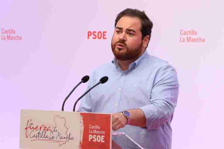 Camacho (PSOE): "Núñez sabe que ni Feijóo le apoya ni los ciudadanos van a darle la confianza en las urnas"