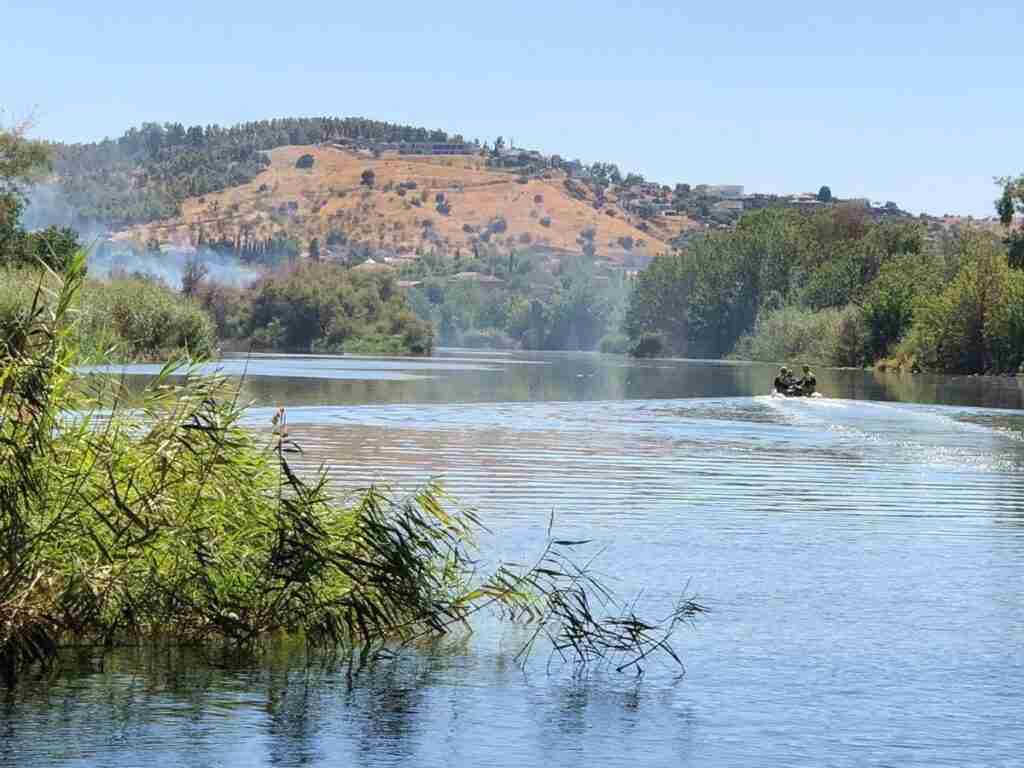 Dan por extinguido el incendio de la isla del Tajo en Toledo