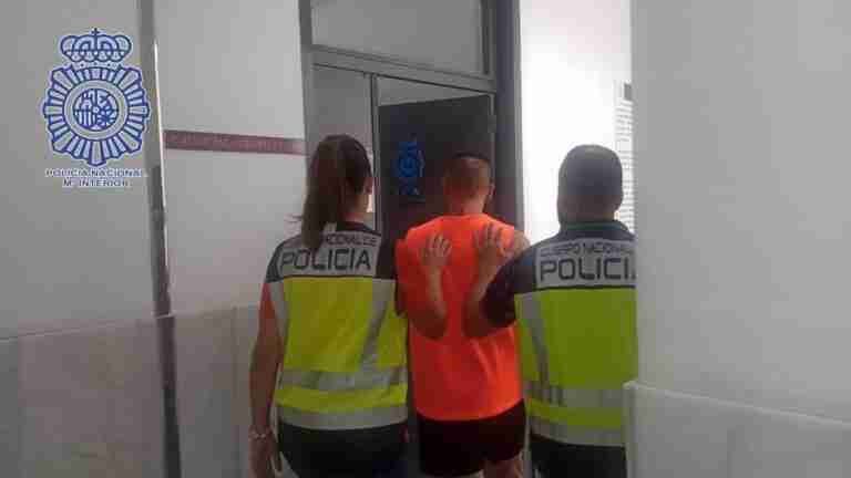 Desmantelada una red de falseamiento de permisos de residencia con detenidos en Albacete