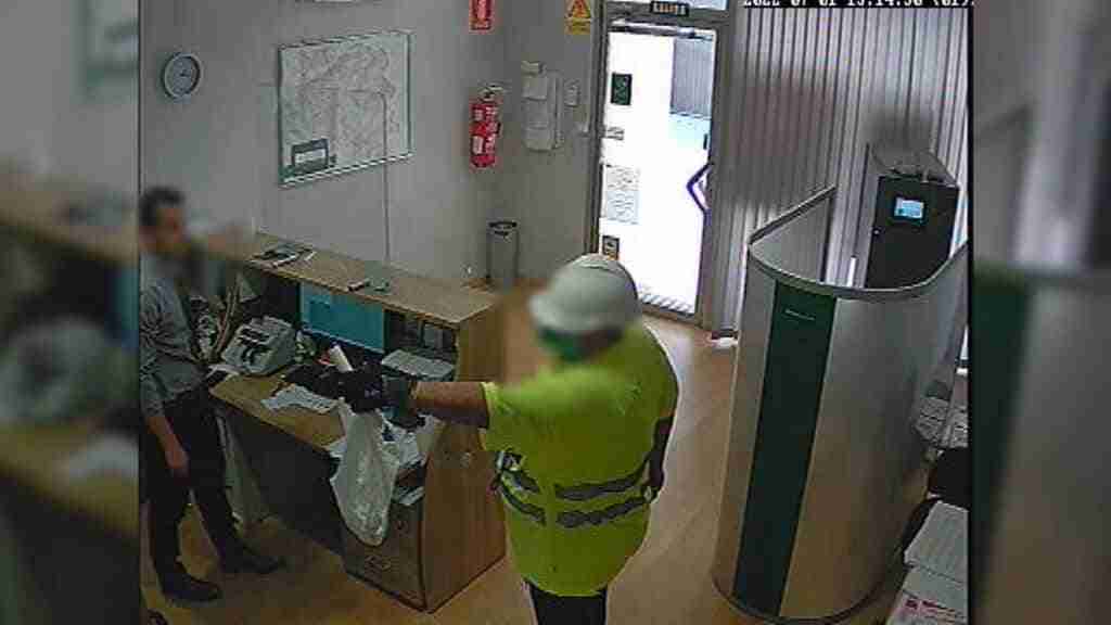 Detenido tras atracar con una pistola simulada 12.825 euros de tres sucursales bancarias en Albacete