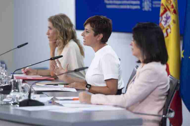 El Gobierno aprueba declarar zonas catastróficas las afectadas por los incendios en 15 Comunidades Autónomas