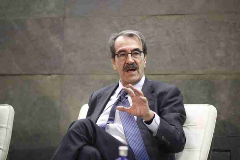 El Gobierno concede a título póstumo la Cruz del Mérito Civil al economista ciudadrealeño Emilio Ontiveros