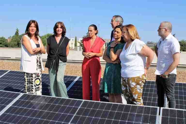 El IES Juan de Ávila de Ciudad Real mejorará el gimnasio y la luminaria tras la inversión de 441.000 euros de Junta