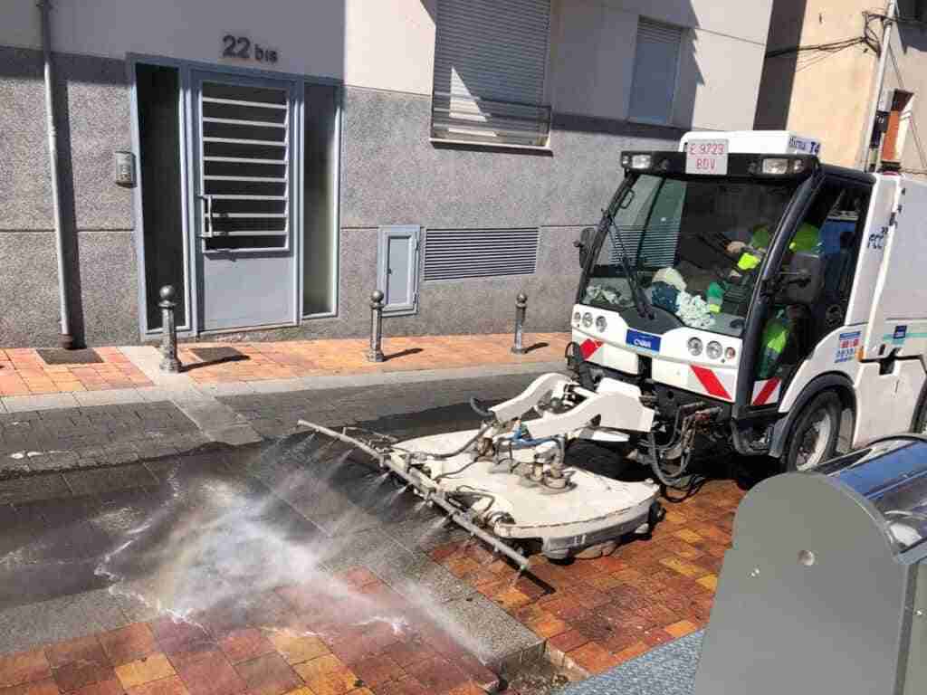 Este miércoles continúa la campaña de limpieza intensiva en Cuenca, que impide aparcar en varias zonas de la ciudad