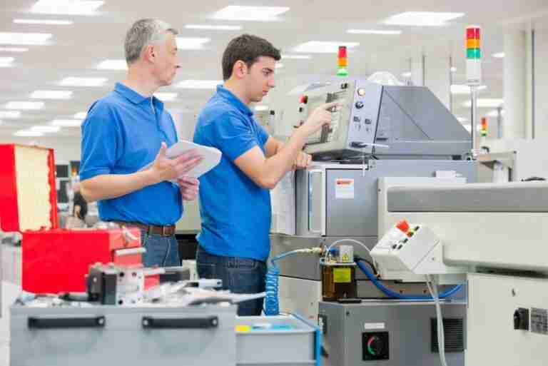 Junta comprará con 1,45 millones de euros material tecnológico para los centros que imparten Formación Profesional