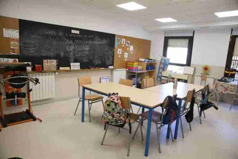 Junta incrementará de 36 a 57 el número de efectivos de las unidades de acompañamiento para el alumnado más vulnerable
