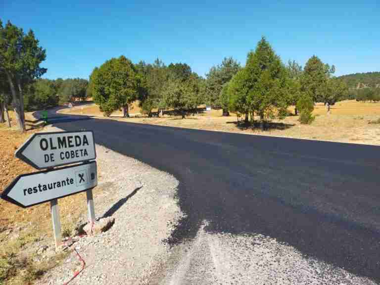 Las demandadas obras de la CM-2120 hasta el pequeño municipio de Olmeda de Cobeta (Guadalajara) concluirán "en breve"