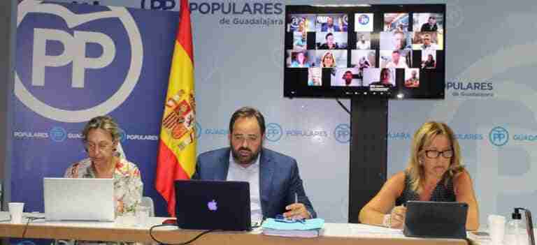 Núñez pide a Bellido habilitar agosto en las Cortes para que Page dé cuenta de la situación económica que se avecina