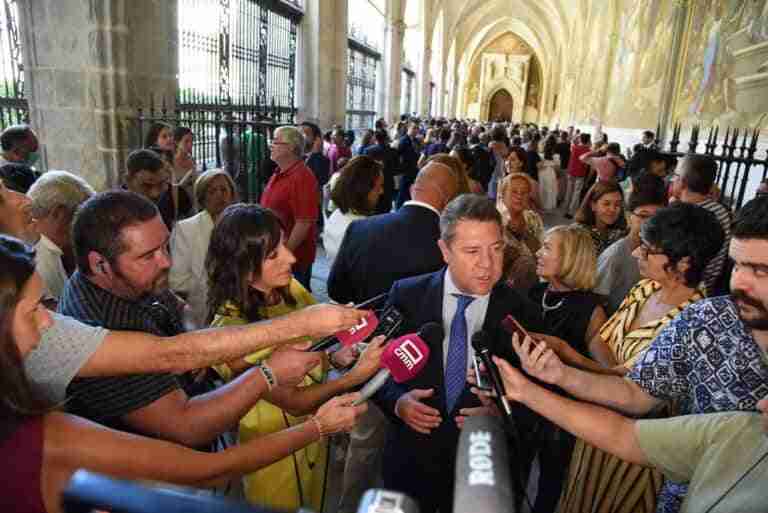 Page, "orgulloso" del servicio de incendios de CLM, resalta su esfuerzo y dice que "su eficacia es comentada en España"