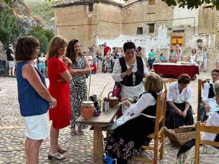 Un total de 16 artesanos dan vida al Centro de Artesanía de Yeste que recupera y conserva oficios antiguos