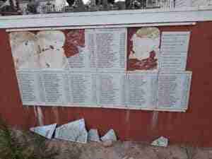 Vandalizan las placas con los nombres de las víctimas exhumadas de la fosa común de Uclés (Cuenca)