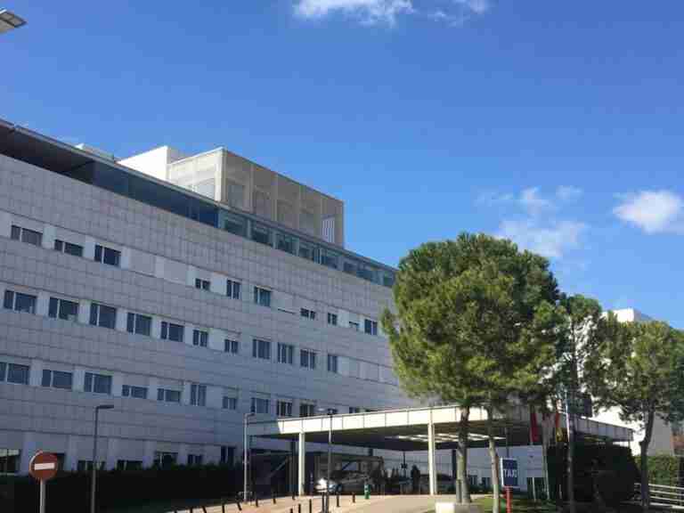 C-LM aprobará 104 millones para pagar la electricidad de su sistema sanitario, que deberá proceder de fuentes renovables
