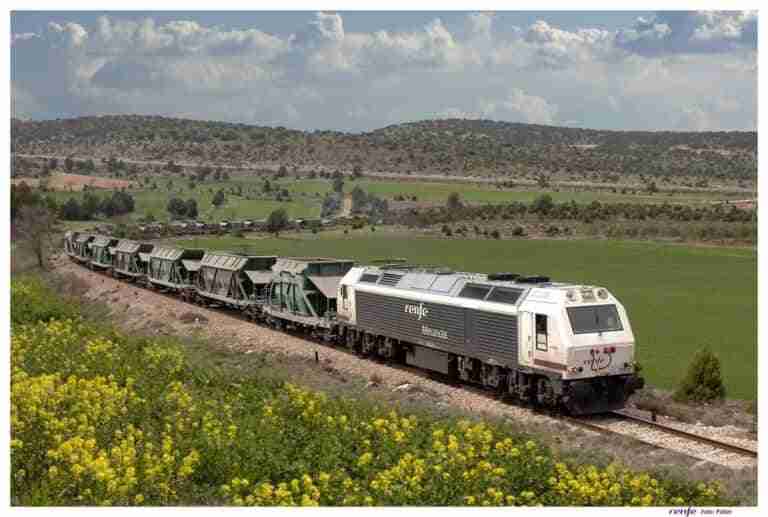 Cs insta al Gobierno central a crear un ramal ferroviario en Alcázar que permita circulaciones sin inversión de marcha