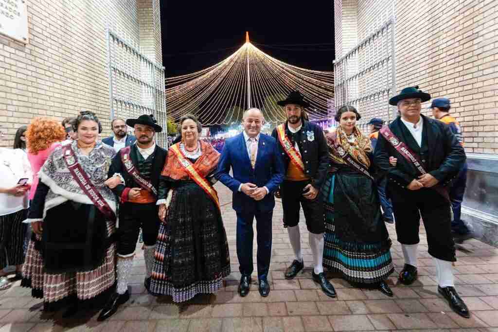 El alcalde de Albacete cierra la Puerta de Hierros de la Feria 2022