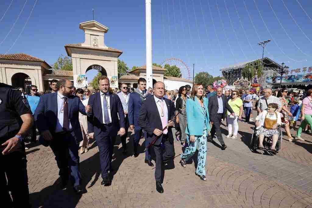 El alcalde de Albacete, "orgulloso" de todas las personas que han hecho posible la 'Feria del Reencuentro'