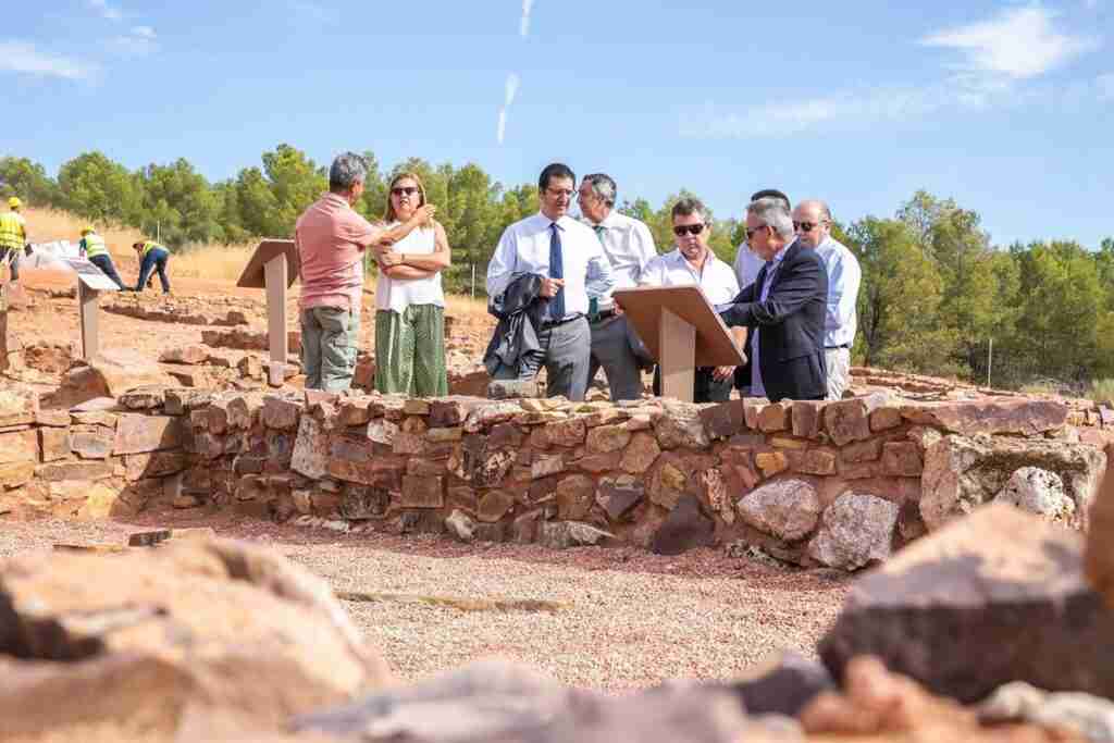 El alcalde de Valdepeñas celebra la declaración del Cerro de las Cabezas como Parque Arqueológico