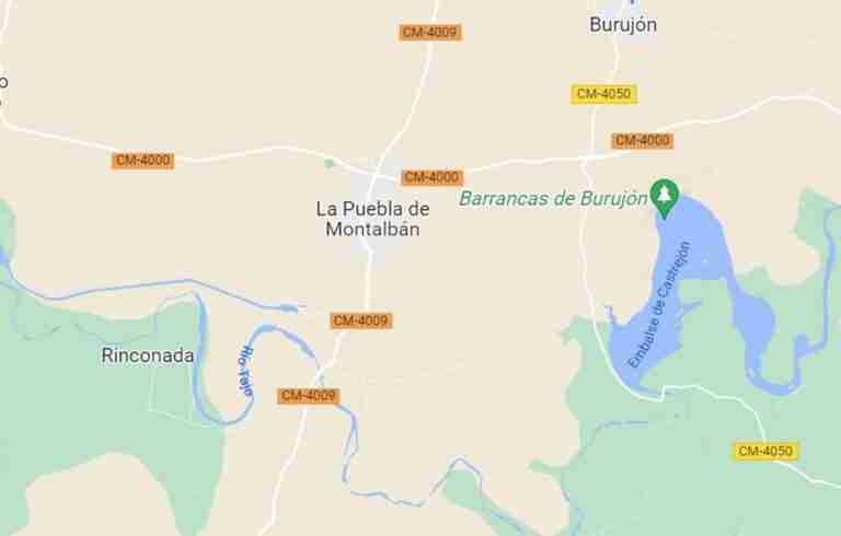 El fuego calcina una nave adyacente a un matadero en La Puebla de Montalbán (Toledo)