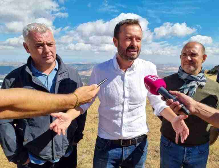 Escudero destaca que la adecuación de caminos forestales contribuye a la prevención y extinción de incendios forestales