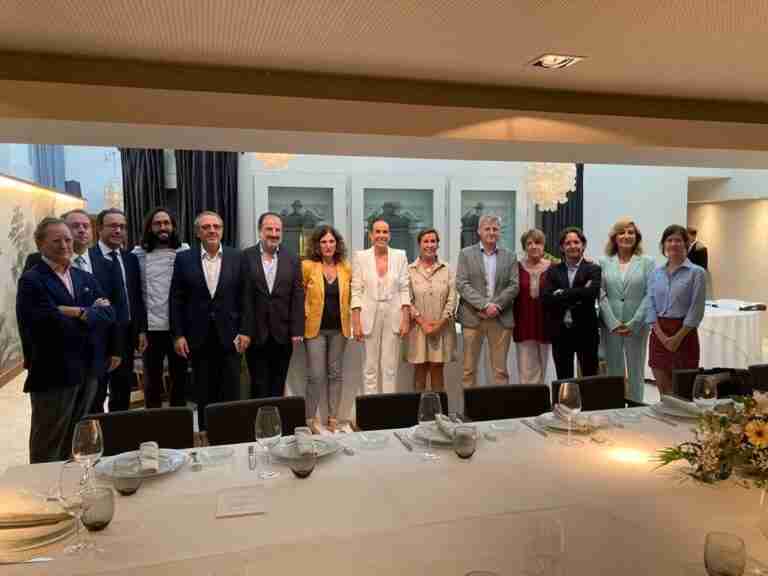 Eva María Masías aborda los retos presentes y futuros de Ciudad Real en una nueva reunión del Club Conecta en Madrid