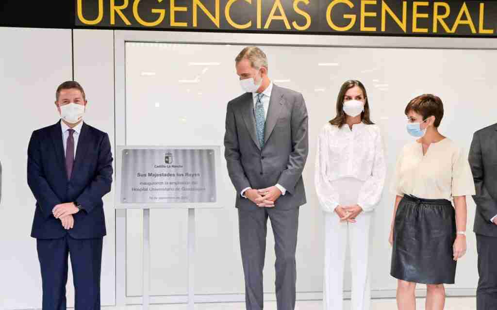 Guadalajara celebra con "fiesta" y el aval de los Reyes la apertura "histórica" de la ampliación de su hospital