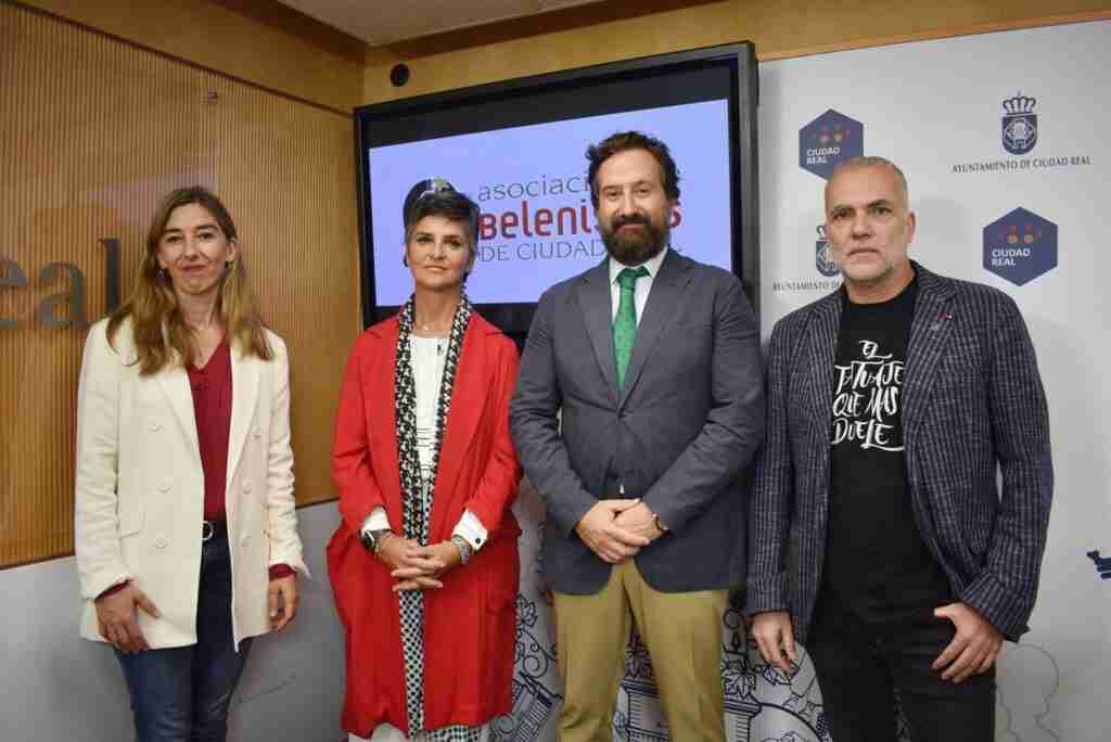 La carmonense Nuria Barrera y el periodista Alberto García, cartelista y pregonero de Navidad 2022-2023 en Ciudad Real