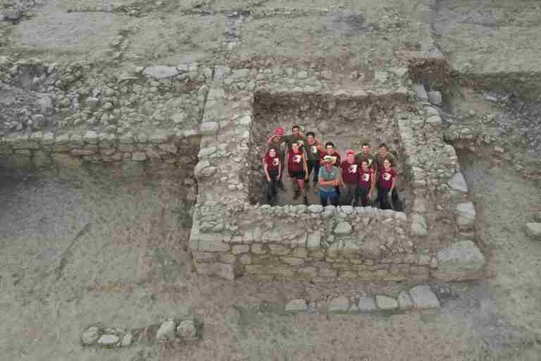 Las excavaciones en el parque arqueológico de Libisosa sacan a la luz un torreón de la puerta Este de la muralla romana